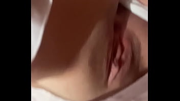 Manoseándome con mi lencería sexy