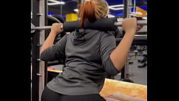 Quiero que me hagas temblar las piernas así como cada vez que hago sentadillas