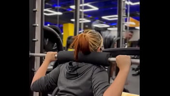 Quiero que me hagas temblar las piernas así como cada vez que hago sentadillas