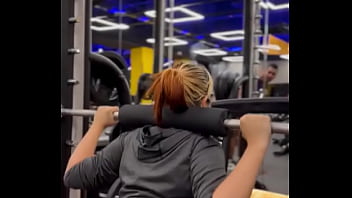 Quiero que me hagas temblar las piernas así como cada vez que hago sentadillas