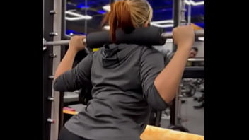 Quiero que me hagas temblar las piernas así como cada vez que hago sentadillas