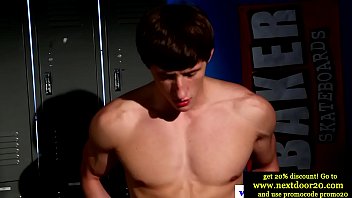 Amateur Muscled Jocks Sucking Each Other thumbnail