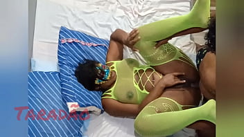 Preta do rabo guloso indo porra no rabo