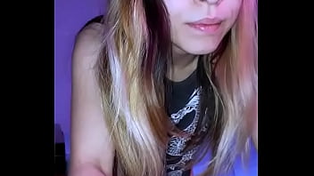 Bonneyuwu 7 23 masturbacion dildo arriba de la cama