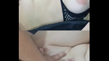Buceta apertada do clitóris grande e os seios grandes naturais pulando enquanto meto e forte sexo missionário