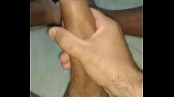 Tocando um punheta na vontade de transar