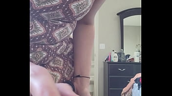 Vacuuminng while jiggling her tattas