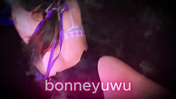 Bonneyuwu 16 54 turra va a que le hagan masajes y la masturban por puta