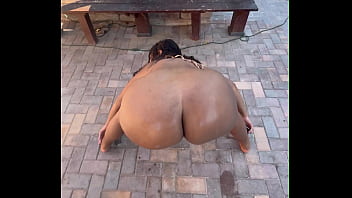 Ebony thot has a huge ass