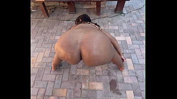 Ebony thot has a huge ass