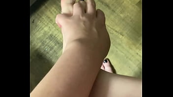 Queenezzie Worship My Feet Apr 18 2025 thumbnail