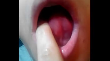 Lamiendo Su Dedo thumbnail