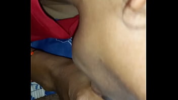 Jessi toda vez que o namorado dela a trai ele vem no meu quarto fazer sexo oral