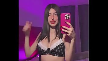 Me gustan duras así como la tuya se pone después de tomarte una pastillita dorada piénsame mientras escuchamos juntos