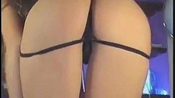 Hot cam girl pleasing her ass