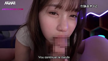 Novinha com peitões faz uma putaria legendado