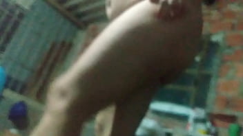 Loira safadinha gosta de mama