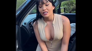 Policial carioca aceita suborno da japinha gostosa