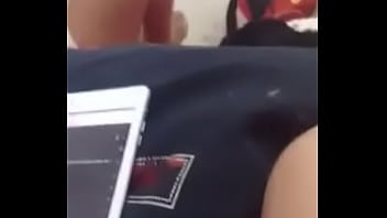 Dany poniendose pantimedias