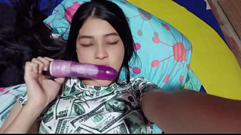 Ligar con la mejor amiga lleva al sexo casero real