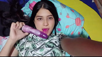 Ligar con la mejor amiga lleva al sexo casero real