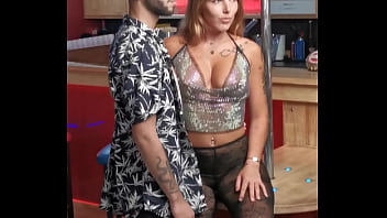 Retour sur les backstages du tournage dans un club libertin du camp naturiste