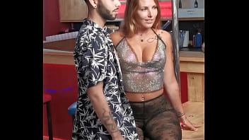 Retour sur les backstages du tournage dans un club libertin du camp naturiste Retour sur les backstages du tournage dans un club libertin du camp naturiste