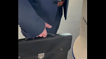 Ici tu as le teaser public ayant une peur bleue de l'avion je décide de m'