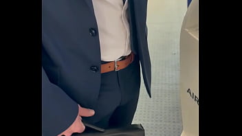 Ici tu as le teaser public ayant une peur bleue de l'avion je décide de m'