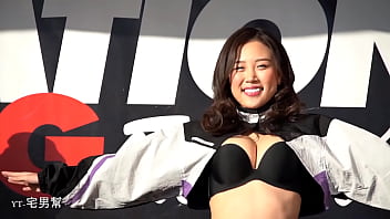 日本妹子无肩带内衣