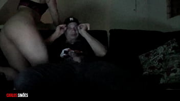 Novinha gostosa sentando no pau do namorado