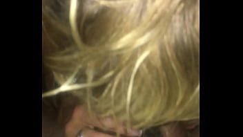 Deep throat diva sexiniki loves to suck dick