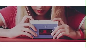 Loona odd eye circle girl front