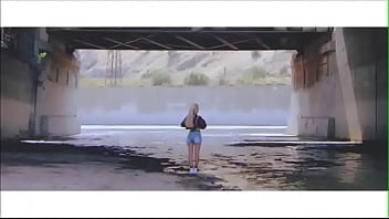 Loona odd eye circle girl front