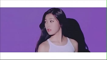 Loona odd eye circle girl front