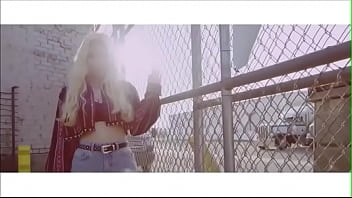 Loona odd eye circle girl front