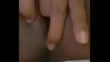 Euzinha crisputa brincando com minha bucetinha