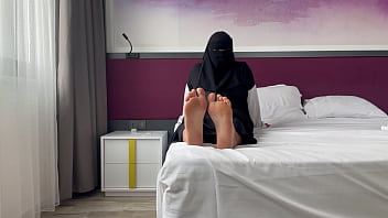 Hot arab milf in hijab gives joi