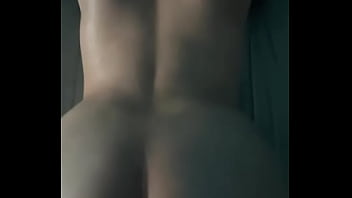 Soy una putita y me dejo hacer un anal por mi primo