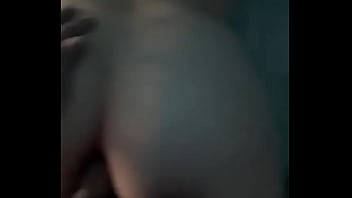 Soy una putita y me dejo hacer un anal por mi primo