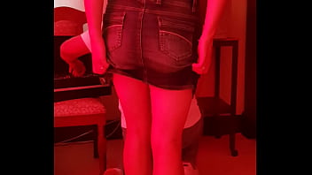 Je montre mon cul pendant qu il répare