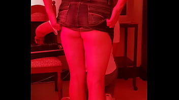 Je montre mon cul pendant qu il répare