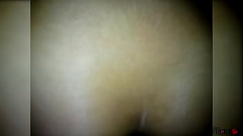 Anal mi vecina quería saber que se siente por atrás y solita se lo metió en el culo al principio le dolió pero al final me miró con una cara de satisfacción y hasta quería más