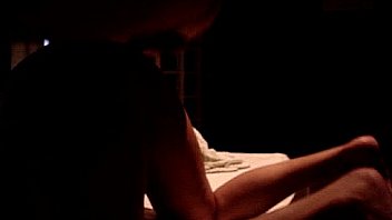 Esposa de quatro gemendo gostoso com buceta molhada woman by four fucking