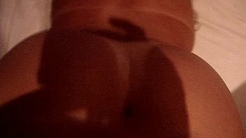 Esposa de quatro gemendo gostoso com buceta molhada woman by four fucking