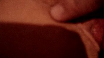 Esposa de quatro gemendo gostoso com buceta molhada woman by four fucking