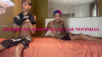 4 novinhaos duvido não gozar olha isso