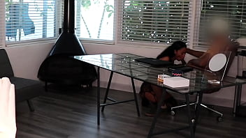 Latina opens her ass for promotion