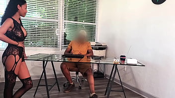 Latina opens her ass for promotion