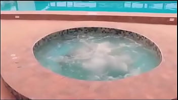 Se pajea para su gil